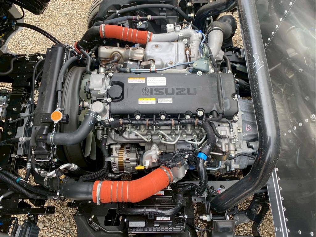 いすゞエルフアルミバン小型（2t・3t）[写真16]