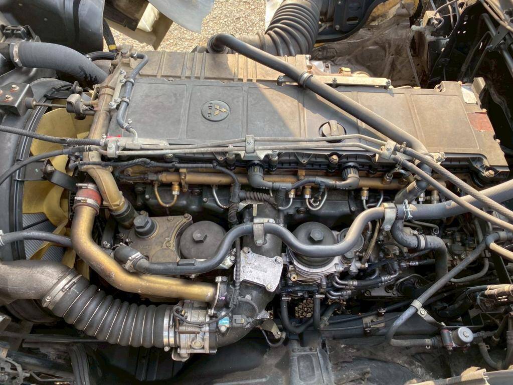 三菱ふそうスーパーグレートトレーラーヘッド（トラクターヘッド）大型（10t）[写真16]