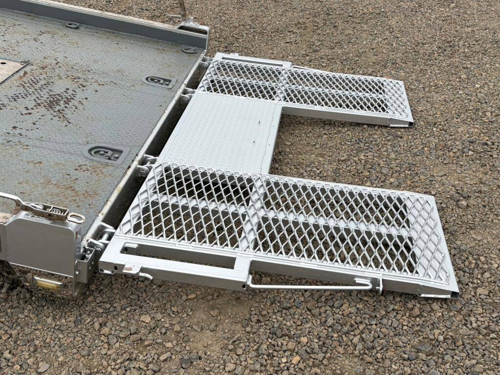 三菱ふそうキャンターセーフティローダー小型（2t・3t）[写真12]