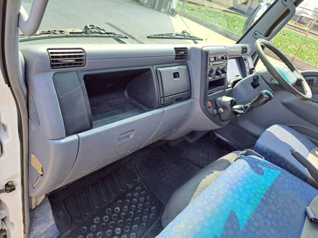 三菱ふそうキャンタークレーン付小型（2t・3t）[写真35]