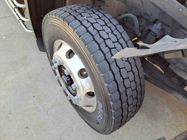 いすゞギガ回送車大型（10t）[写真14]