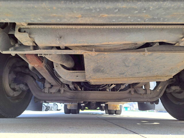 いすゞギガ回送車大型（10t）[写真17]