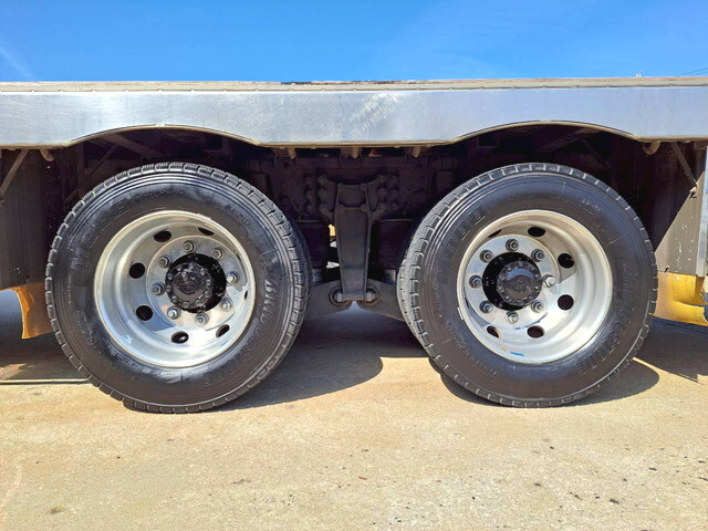 いすゞギガ回送車大型（10t）[写真20]