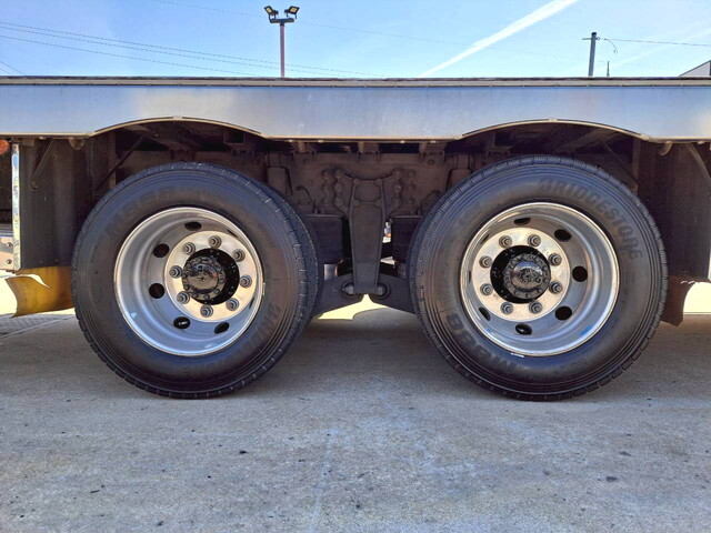 いすゞギガ回送車大型（10t）[写真23]