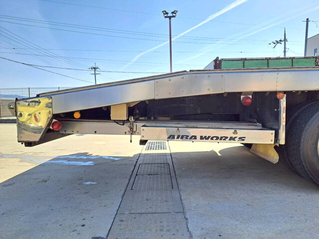 いすゞギガ回送車大型（10t）[写真24]