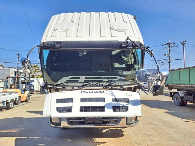 いすゞギガ回送車大型（10t）[写真25]