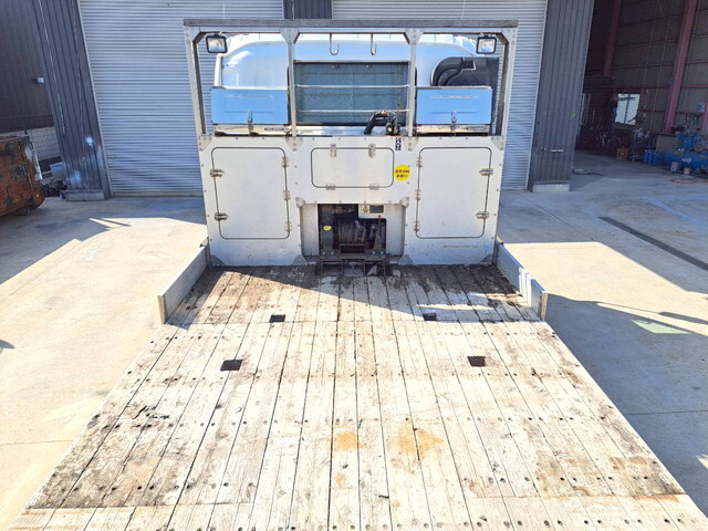 いすゞギガ回送車大型（10t）[写真28]