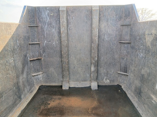 UDトラックスクオンその他の形状大型（10t）[写真12]