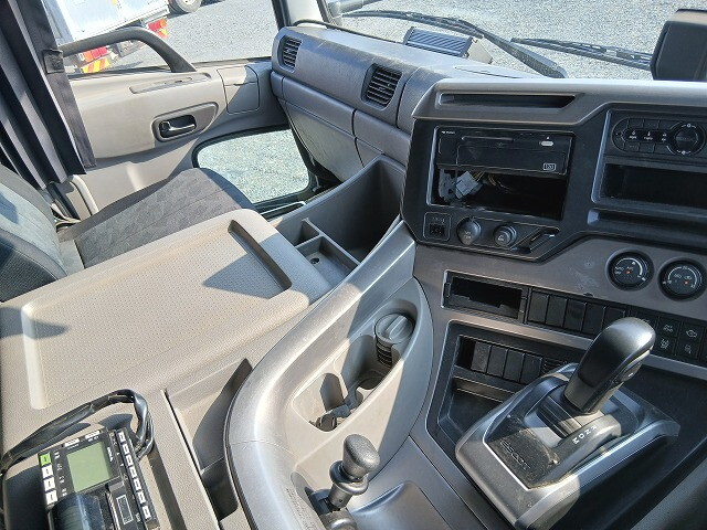 UDトラックスクオンその他の形状大型（10t）[写真22]