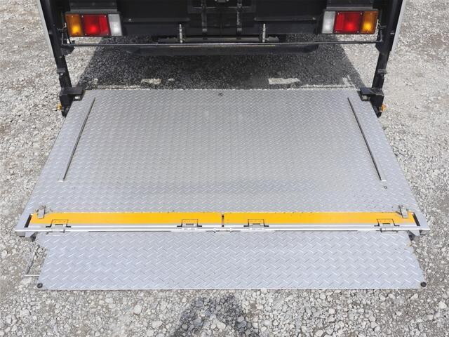 いすゞエルフ冷凍車（冷蔵車）小型（2t・3t）[写真16]