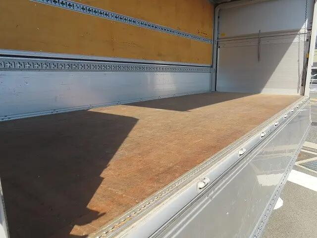 三菱ふそうファイターアルミウイング中型（4t）[写真24]