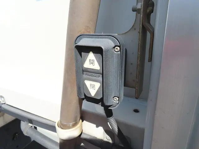 三菱ふそうファイターアルミウイング中型（4t）[写真30]