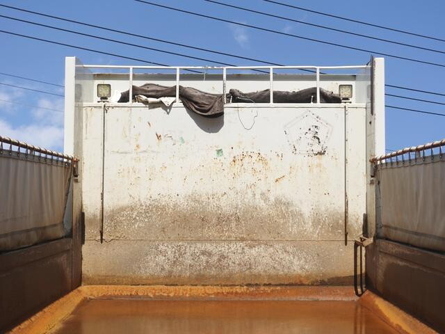 三菱ふそうスーパーグレートダンプ大型（10t）[写真12]