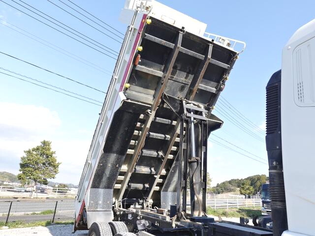 三菱ふそうスーパーグレートダンプ大型（10t）[写真14]