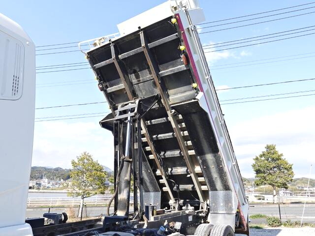 三菱ふそうスーパーグレートダンプ大型（10t）[写真15]