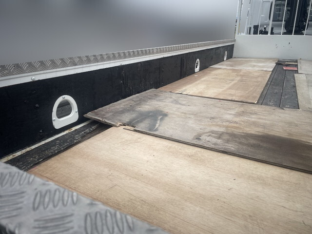 日野レンジャークレーン4段中型（4t）[写真10]