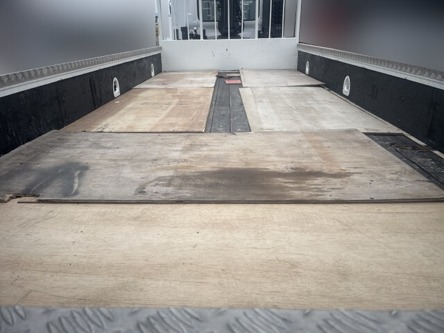 日野レンジャークレーン4段中型（4t）[写真09]