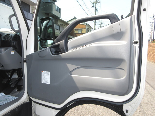 日野デュトロアルミバン小型（2t・3t）[写真16]