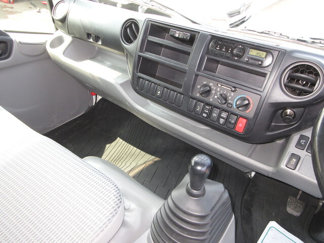 日野デュトロアルミバン小型（2t・3t）[写真18]