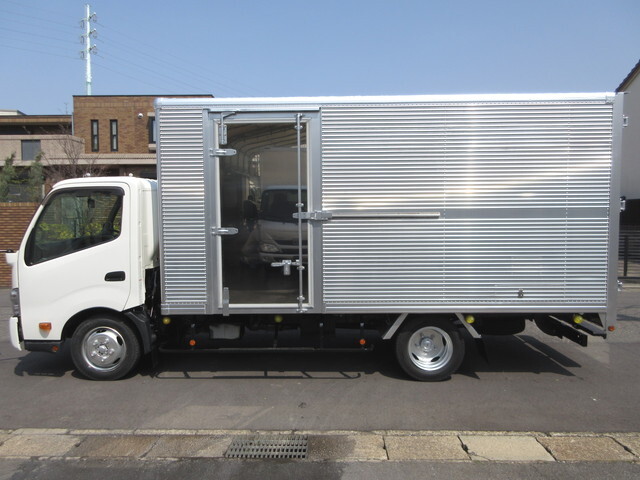 日野デュトロアルミバン小型（2t・3t）[写真04]