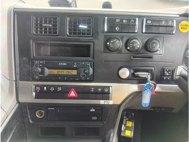 三菱ふそうスーパーグレートダンプ大型（10t）[写真28]