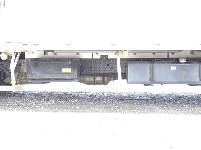 いすゞフォワードアルミウイング中型（4t）[写真20]