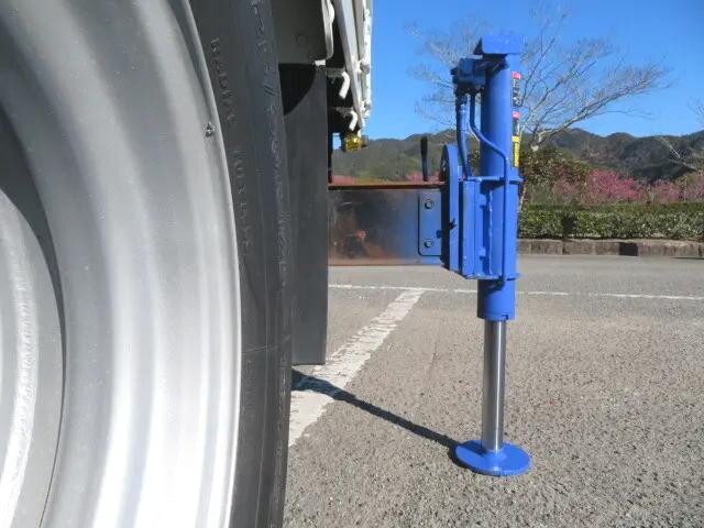 いすゞフォワードクレーン5段中型（4t）[写真20]