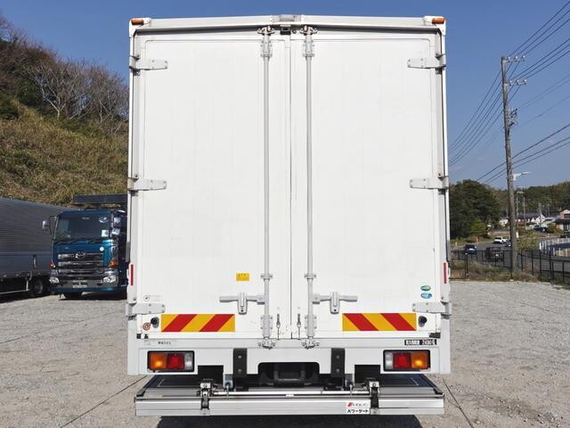 三菱ふそうファイターアルミウイング中型（4t）[写真02]