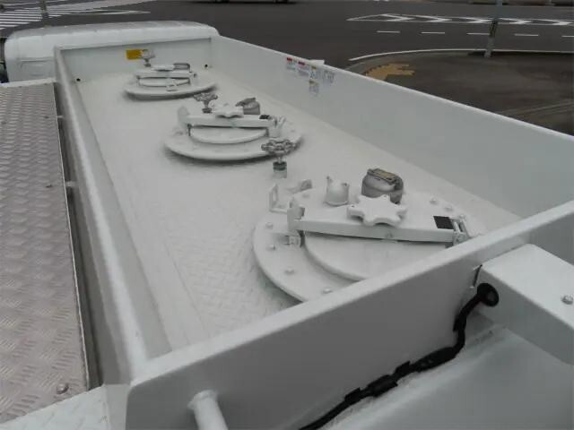 三菱ふそうキャンタータンク車（タンクローリー）小型（2t・3t）[写真20]