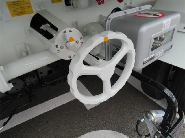 三菱ふそうキャンタータンク車（タンクローリー）小型（2t・3t）[写真25]