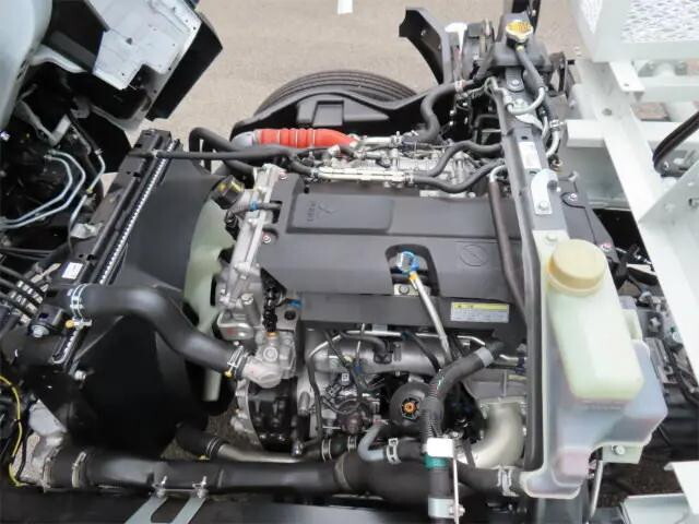 三菱ふそうキャンタータンク車（タンクローリー）小型（2t・3t）[写真33]