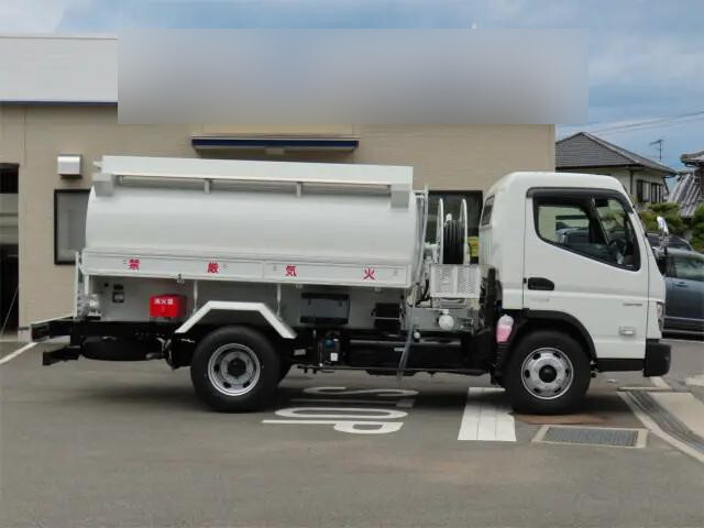 三菱ふそうキャンタータンク車（タンクローリー）小型（2t・3t）[写真04]