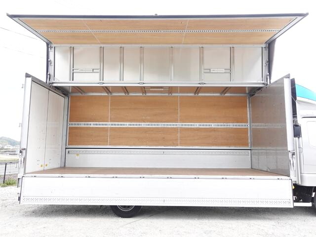 三菱ふそうファイターアルミウイング中型（4t）[写真13]