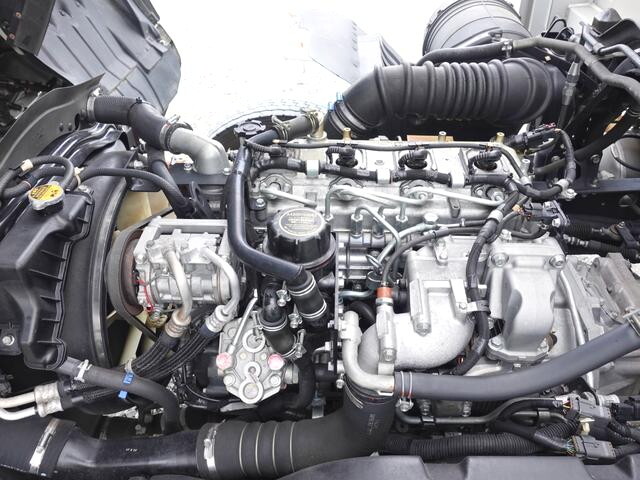 三菱ふそうファイターアルミウイング中型（4t）[写真16]