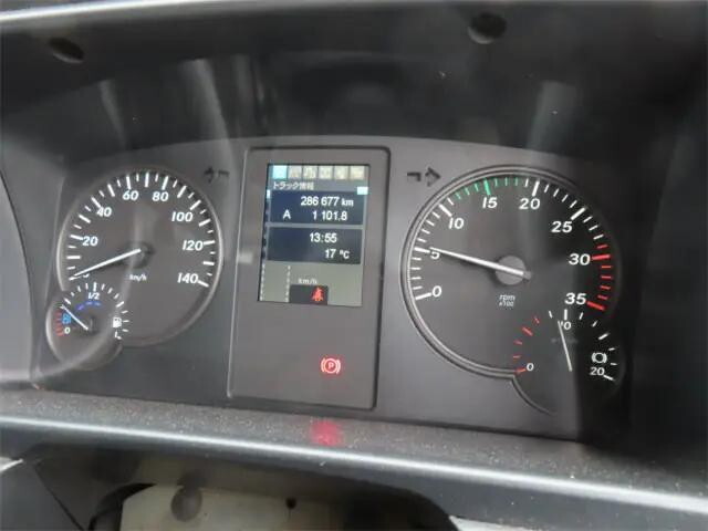 三菱ふそうファイターコンテナ専用車増トン（6t・8t）[写真12]