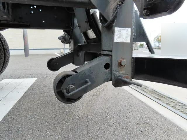 三菱ふそうファイターコンテナ専用車増トン（6t・8t）[写真28]