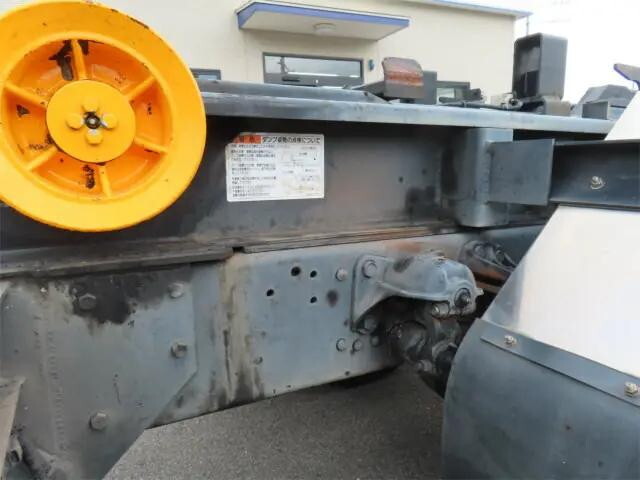 三菱ふそうファイターコンテナ専用車増トン（6t・8t）[写真35]