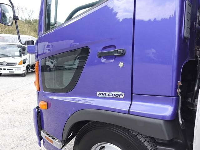 日野レンジャー平ボディ中型（4t）[写真10]