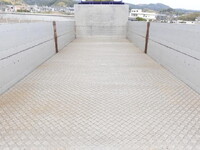 日野レンジャー平ボディ中型（4t）[写真14]