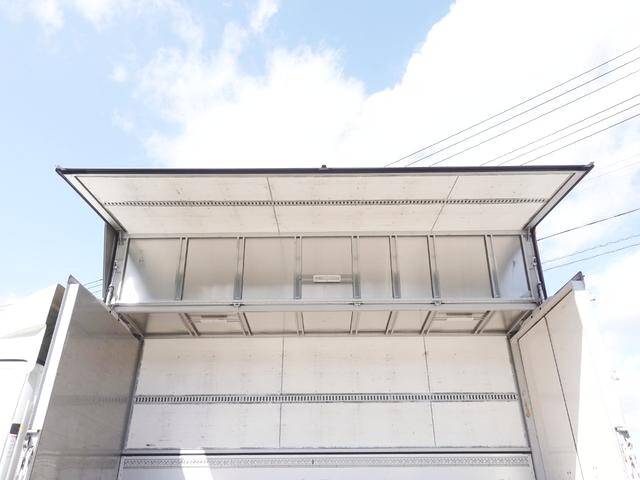 三菱ふそうファイターアルミウイング中型（4t）[写真13]