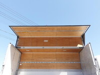 いすゞフォワードアルミウイング中型（4t）[写真15]