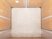 いすゞフォワードアルミウイング中型（4t）[写真17]