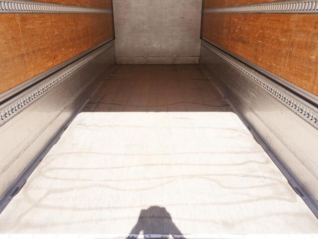 いすゞフォワードアルミウイング中型（4t）[写真17]