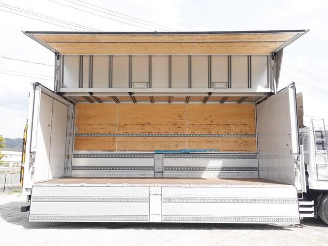 UDトラックスコンドルアルミウイング増トン（6t・8t）[写真10]