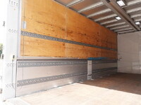 UDトラックスコンドルアルミウイング増トン（6t・8t）[写真12]