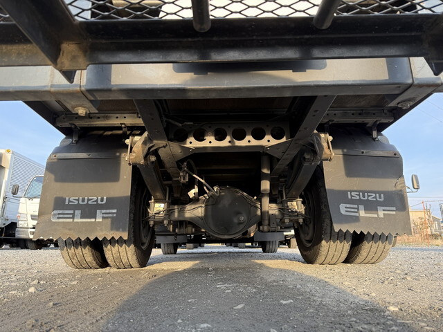 いすゞエルフアルミバン小型（2t・3t）[写真23]