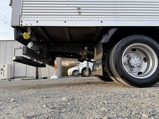 いすゞエルフアルミバン小型（2t・3t）[写真25]