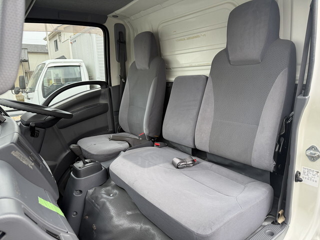 いすゞエルフアルミバン小型（2t・3t）[写真38]