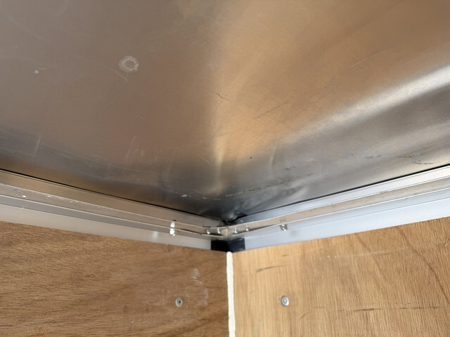 日野デュトロアルミバン小型（2t・3t）[写真16]