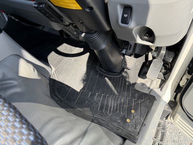 日野デュトロアルミバン小型（2t・3t）[写真36]